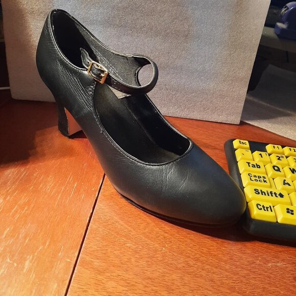 Manhattan Xtreme Tap Shoe - Black